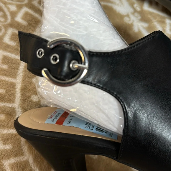 ALFANI Womens Black Padded Step Flex Peep Toe Stacked Heel Buckle Bootie 9.5 - Picture 6 of 10